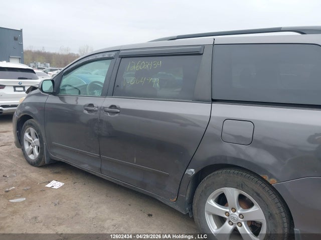 2011 Toyota Sienna V6 7 Passenger მანქანა იყიდება აუქციონზე, vin: 5TDZK3DC6BS064941, აუქციონის ნომერი: 12602434