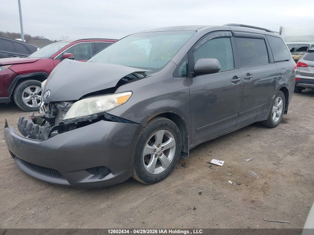 2011 Toyota Sienna V6 7 Passenger მანქანა იყიდება აუქციონზე, vin: 5TDZK3DC6BS064941, აუქციონის ნომერი: 12602434