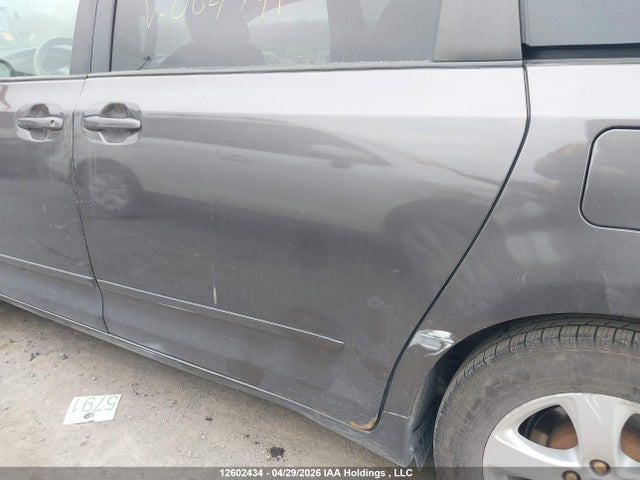 2011 Toyota Sienna V6 7 Passenger მანქანა იყიდება აუქციონზე, vin: 5TDZK3DC6BS064941, აუქციონის ნომერი: 12602434