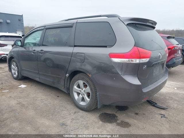 2011 Toyota Sienna V6 7 Passenger მანქანა იყიდება აუქციონზე, vin: 5TDZK3DC6BS064941, აუქციონის ნომერი: 12602434