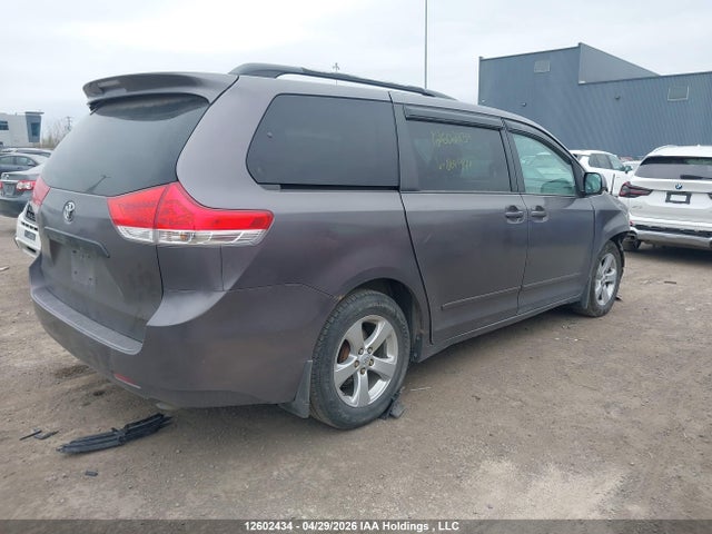 2011 Toyota Sienna V6 7 Passenger მანქანა იყიდება აუქციონზე, vin: 5TDZK3DC6BS064941, აუქციონის ნომერი: 12602434
