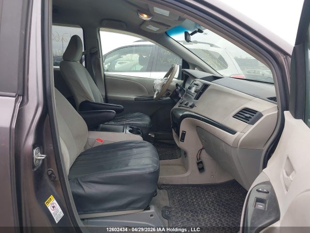 2011 Toyota Sienna V6 7 Passenger მანქანა იყიდება აუქციონზე, vin: 5TDZK3DC6BS064941, აუქციონის ნომერი: 12602434
