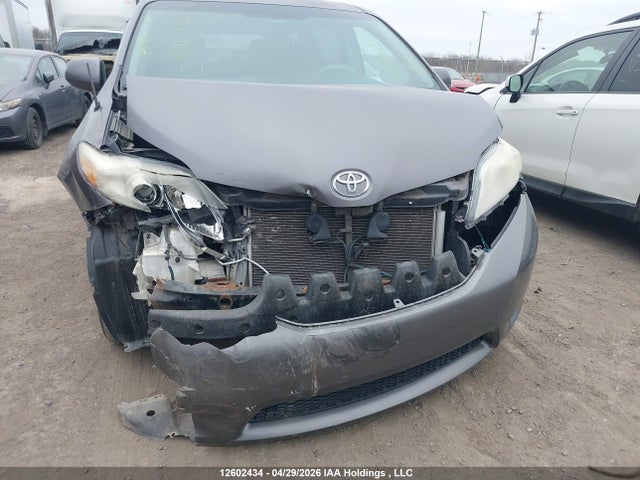 2011 Toyota Sienna V6 7 Passenger მანქანა იყიდება აუქციონზე, vin: 5TDZK3DC6BS064941, აუქციონის ნომერი: 12602434