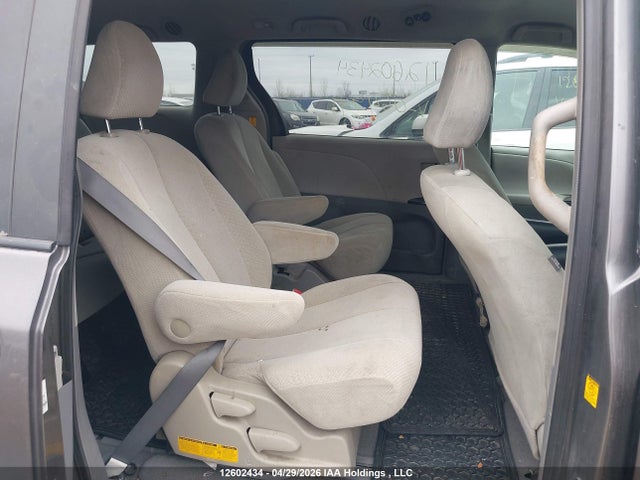 2011 Toyota Sienna V6 7 Passenger მანქანა იყიდება აუქციონზე, vin: 5TDZK3DC6BS064941, აუქციონის ნომერი: 12602434