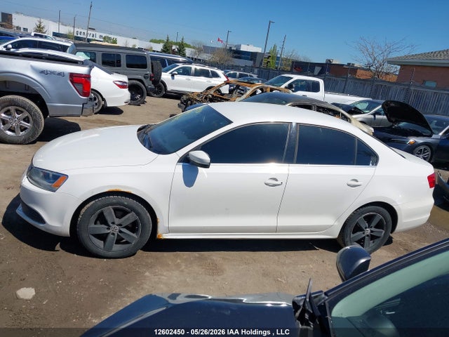 2011 Volkswagen Jetta 2.5l Comfortline/2.5l Sportline მანქანა იყიდება აუქციონზე, vin: 3VWDX7AJXBM373413, აუქციონის ნომერი: 12602450