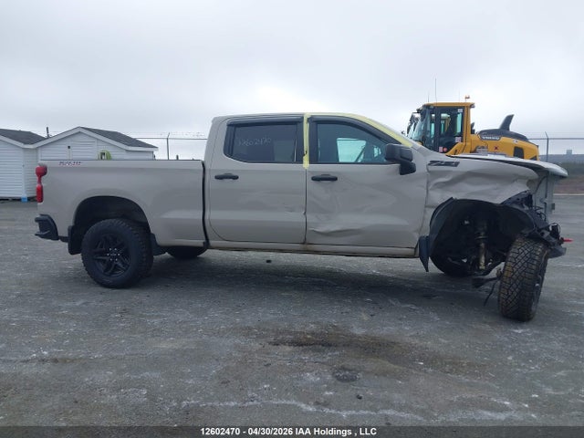 3GCUKCE81TG174381 Chevrolet Silverado K1500 Trail Boss Custom