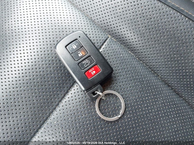 Продаж на аукціоні авто 2018 Toyota Highlander, vin: 5TDDZRFHXJS876176, номер лоту: 12602528