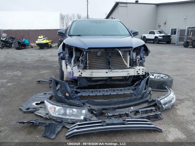 Продаж на аукціоні авто 2018 Toyota Highlander, vin: 5TDDZRFHXJS876176, номер лоту: 12602528