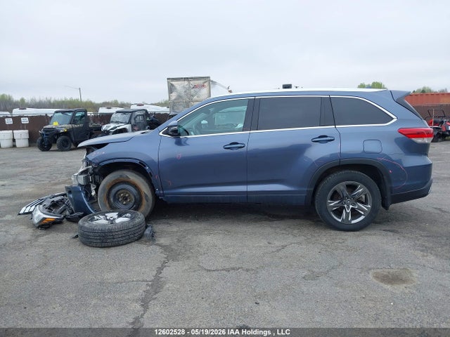 Продаж на аукціоні авто 2018 Toyota Highlander, vin: 5TDDZRFHXJS876176, номер лоту: 12602528