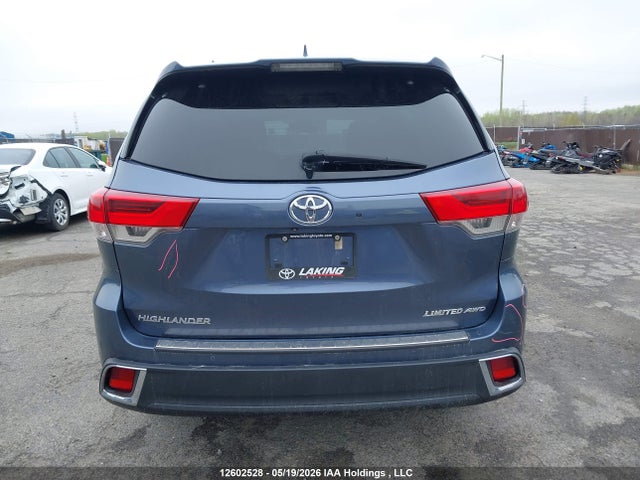 Продаж на аукціоні авто 2018 Toyota Highlander, vin: 5TDDZRFHXJS876176, номер лоту: 12602528
