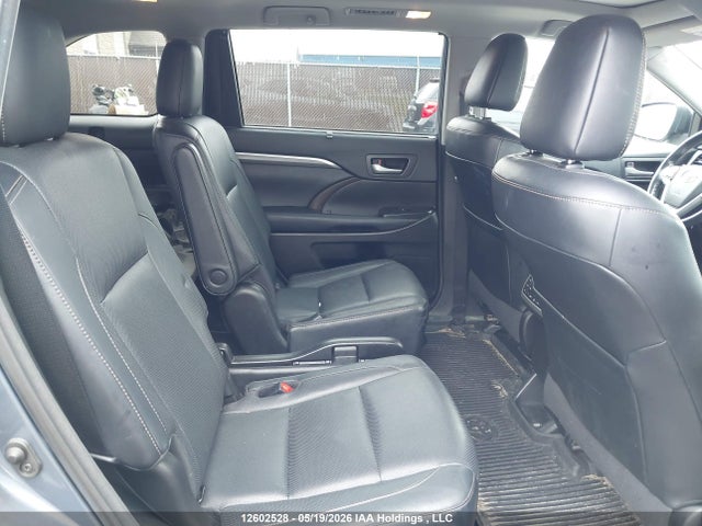 Продаж на аукціоні авто 2018 Toyota Highlander, vin: 5TDDZRFHXJS876176, номер лоту: 12602528