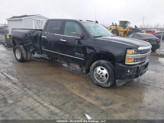 2015 Chevrolet Silverado 3500hd Ltz მანქანა იყიდება აუქციონზე, vin: 1GC4K0E86FF532031, აუქციონის ნომერი: 12602545
