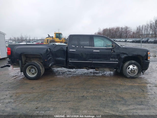 2015 Chevrolet Silverado 3500hd Ltz მანქანა იყიდება აუქციონზე, vin: 1GC4K0E86FF532031, აუქციონის ნომერი: 12602545