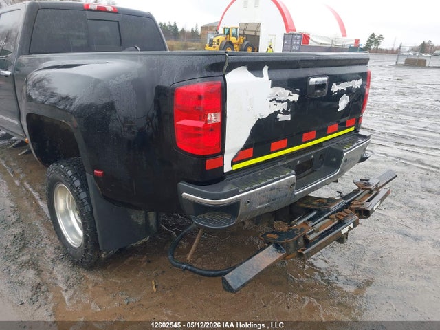 2015 Chevrolet Silverado 3500hd Ltz მანქანა იყიდება აუქციონზე, vin: 1GC4K0E86FF532031, აუქციონის ნომერი: 12602545