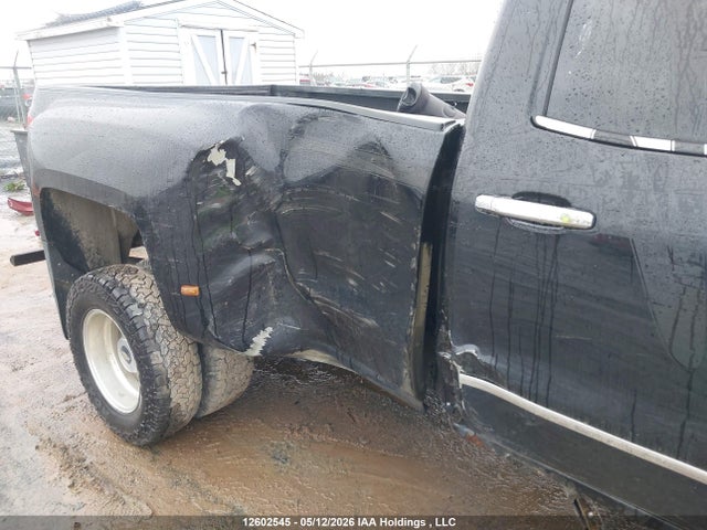 2015 Chevrolet Silverado 3500hd Ltz მანქანა იყიდება აუქციონზე, vin: 1GC4K0E86FF532031, აუქციონის ნომერი: 12602545