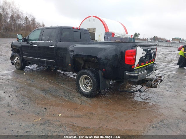 2015 Chevrolet Silverado 3500hd Ltz მანქანა იყიდება აუქციონზე, vin: 1GC4K0E86FF532031, აუქციონის ნომერი: 12602545