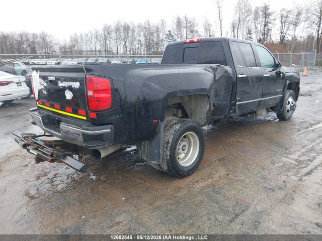 2015 Chevrolet Silverado 3500hd Ltz მანქანა იყიდება აუქციონზე, vin: 1GC4K0E86FF532031, აუქციონის ნომერი: 12602545