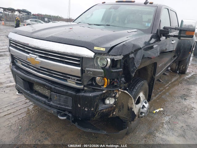 2015 Chevrolet Silverado 3500hd Ltz მანქანა იყიდება აუქციონზე, vin: 1GC4K0E86FF532031, აუქციონის ნომერი: 12602545