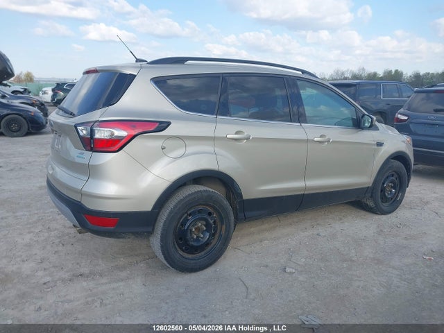 1FMCU0GDXHUE81322 Ford ESCAPE SE