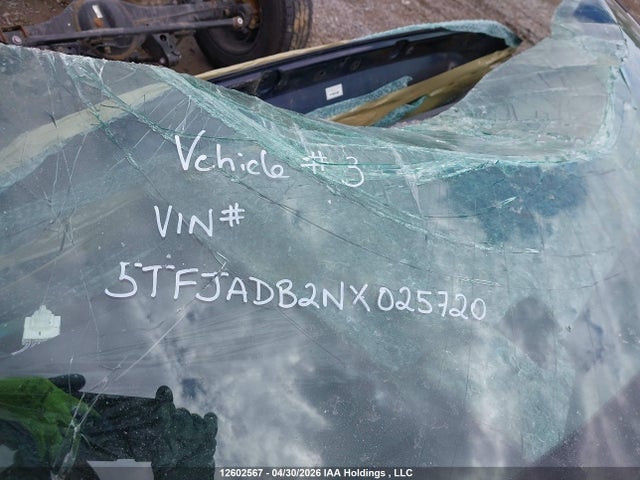 Продажа на аукционе авто 2022 Toyota Tundra Pieces, vin: 5TFJA5DB2NX025720, номер лота: 12602567