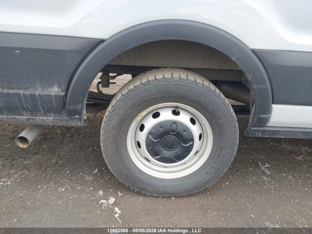 1FTBW3X86PKB11395 Ford T-350