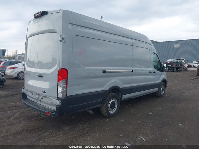 1FTBW3X86PKB11395 Ford T-350