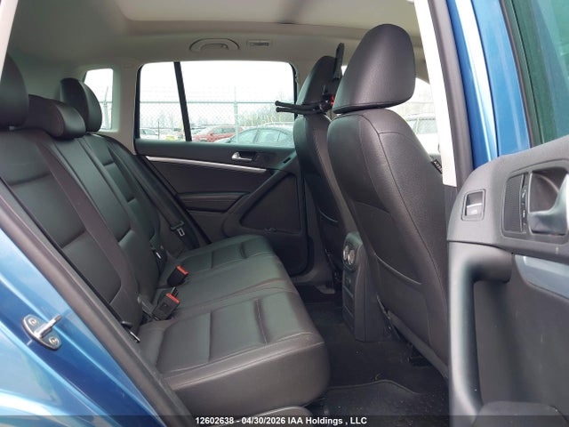WVGMV7AX2HK015702 Volkswagen Tiguan Comfortline