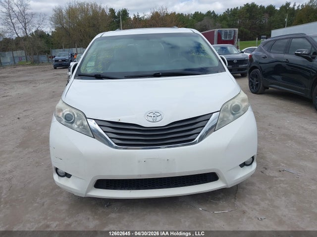 2013 Toyota Sienna Xle/limited მანქანა იყიდება აუქციონზე, vin: 5TDDK3DC9DS054501, აუქციონის ნომერი: 12602645