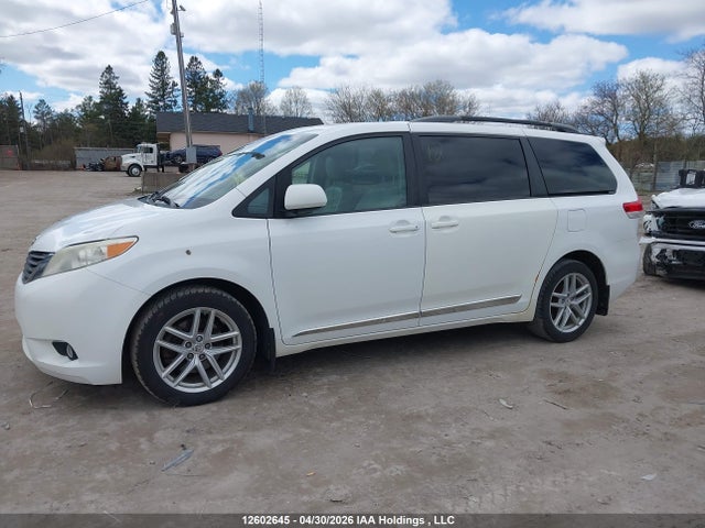2013 Toyota Sienna Xle/limited მანქანა იყიდება აუქციონზე, vin: 5TDDK3DC9DS054501, აუქციონის ნომერი: 12602645