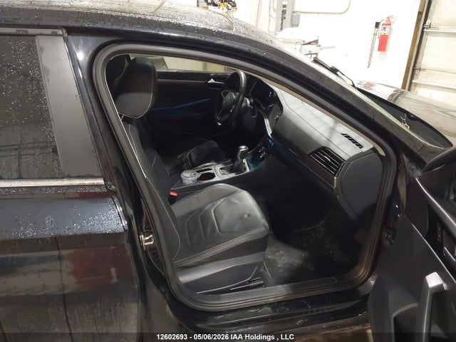 3VWGM7BUXRM070625 Volkswagen Jetta Highline