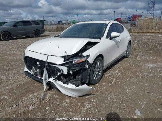 Mazda 3 Preferred 2024 JM1BPALM7R1653246 Image 2