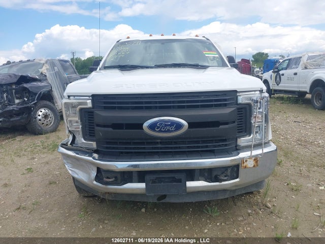 Ford F350 Super Duty 2018 1FT8W3C62JEC01986 Image 11