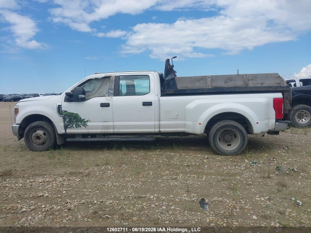 Ford F350 Super Duty 2018 1FT8W3C62JEC01986 Image 13