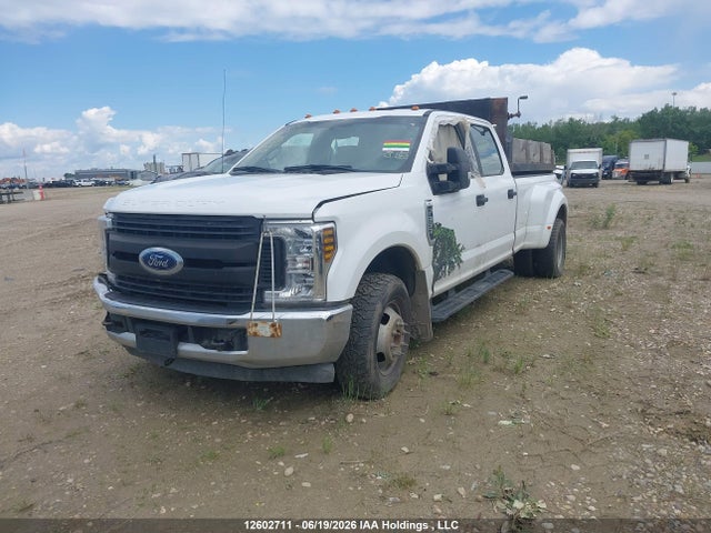 Ford F350 Super Duty 2018 1FT8W3C62JEC01986 Image 2