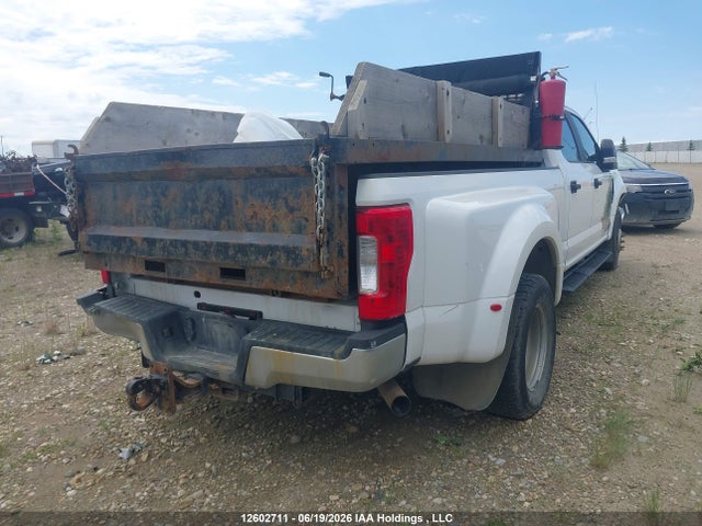 Ford F350 Super Duty 2018 1FT8W3C62JEC01986 Image 4
