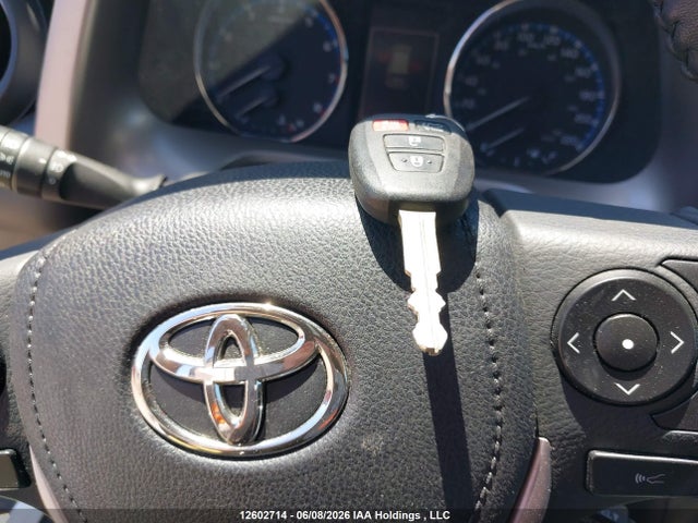 2T3RFREV2HW640572 Toyota RAV4