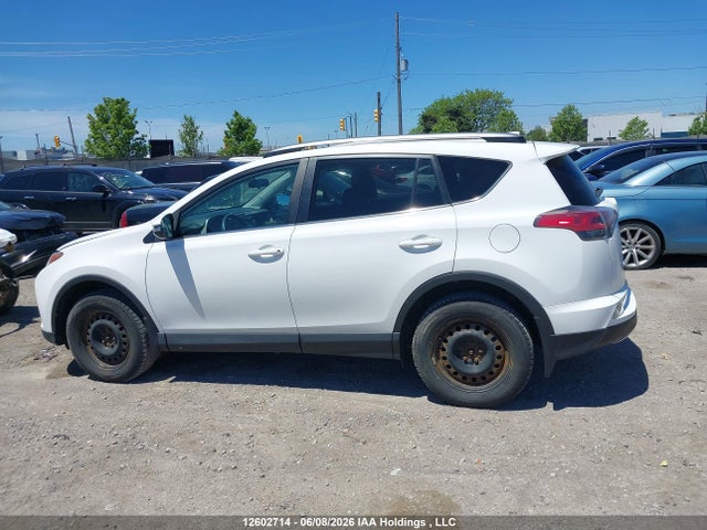 2T3RFREV2HW640572 Toyota RAV4