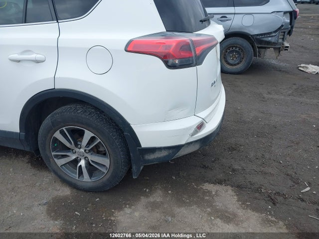 2018 Toyota Rav4 Le მანქანა იყიდება აუქციონზე, vin: 2T3BFREV5JW778713, აუქციონის ნომერი: 12602766