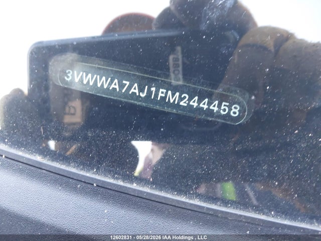 12602831 :رقم المزاد ، 3VWWA7AJ1FM244458 vin ، 2015 Volkswagen Jetta مزاد بيع