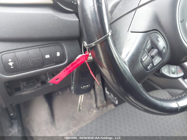 Продажа на аукционе авто 2017 Kia Rondo, vin: KNAHT8A32H7191096, номер лота: 12602850