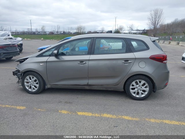 Продажа на аукционе авто 2017 Kia Rondo, vin: KNAHT8A32H7191096, номер лота: 12602850