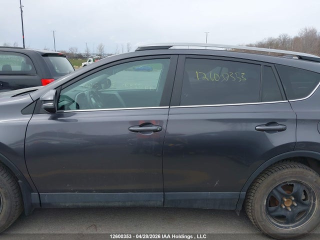 2T3ZFREV4JW411042 Toyota RAV4 LE