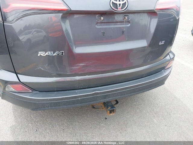 2T3ZFREV4JW411042 Toyota RAV4 LE