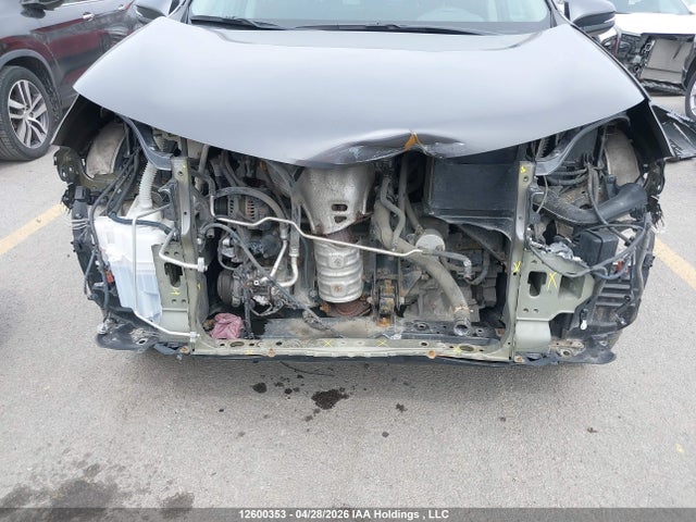 2T3ZFREV4JW411042 Toyota RAV4 LE