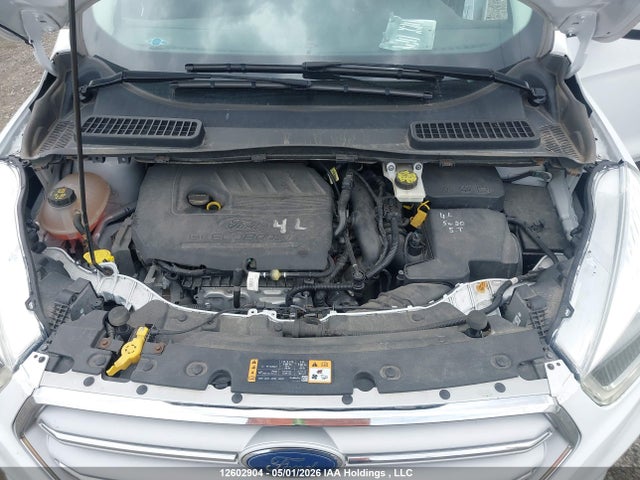 1FMCU9HD8JUA45108 Ford ESCAPE SEL