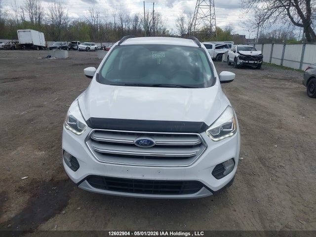 1FMCU9HD8JUA45108 Ford ESCAPE SEL
