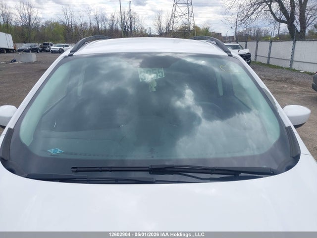 1FMCU9HD8JUA45108 Ford ESCAPE SEL