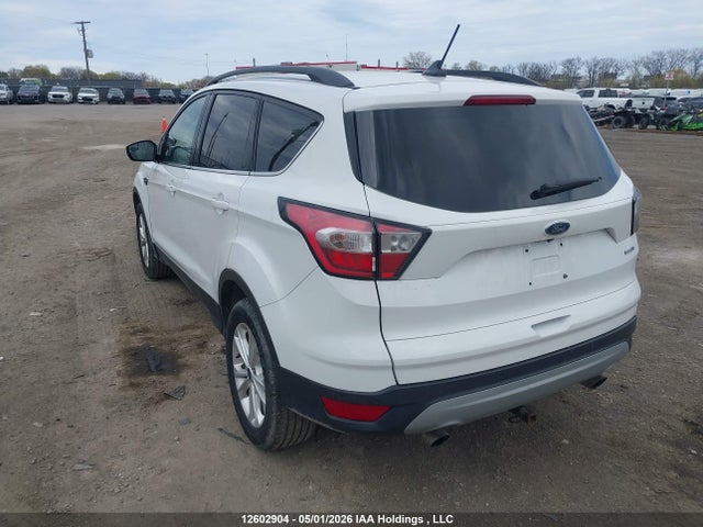 1FMCU9HD8JUA45108 Ford ESCAPE SEL