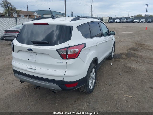 1FMCU9HD8JUA45108 Ford ESCAPE SEL