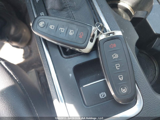 1FMCU9J9XJUA37520 Ford Escape Titanium